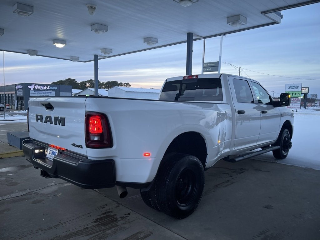 2025 RAM 3500 Tradesman Crew Cab 4x4 8' Box
